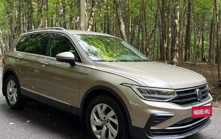 Volkswagen Tiguan II, 2021 год, 3 200 000 рублей, 4 фотография