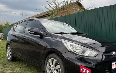 Hyundai Solaris II рестайлинг, 2012 год, 680 000 рублей, 6 фотография