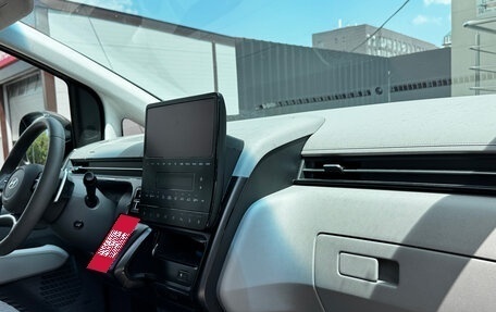Hyundai Staria, 2024 год, 8 500 000 рублей, 3 фотография