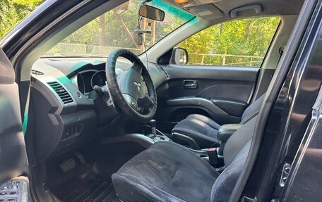 Mitsubishi Outlander III рестайлинг 3, 2008 год, 1 200 000 рублей, 10 фотография