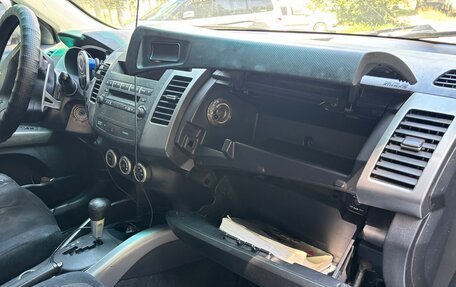 Mitsubishi Outlander III рестайлинг 3, 2008 год, 1 200 000 рублей, 21 фотография