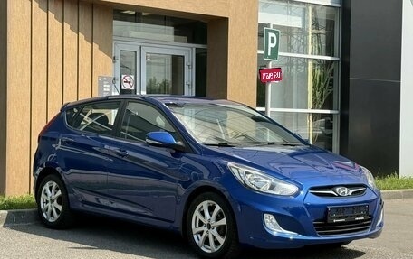 Hyundai Solaris II рестайлинг, 2012 год, 800 000 рублей, 1 фотография