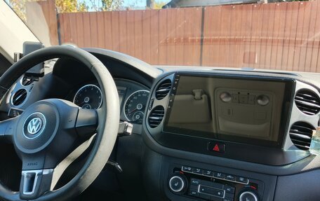 Volkswagen Tiguan I, 2011 год, 850 000 рублей, 2 фотография