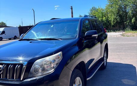 Toyota Land Cruiser Prado 150 рестайлинг 2, 2011 год, 2 240 000 рублей, 3 фотография