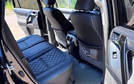 Toyota Land Cruiser Prado 150 рестайлинг 2, 2011 год, 2 240 000 рублей, 10 фотография