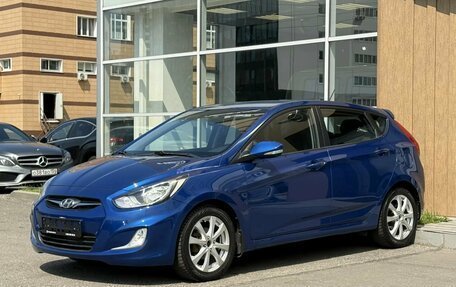 Hyundai Solaris II рестайлинг, 2012 год, 800 000 рублей, 3 фотография