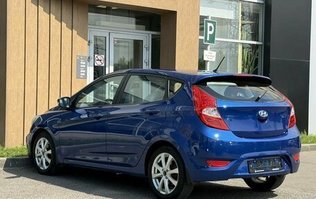 Hyundai Solaris II рестайлинг, 2012 год, 800 000 рублей, 4 фотография