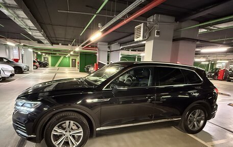 Volkswagen Touareg III, 2018 год, 5 000 000 рублей, 1 фотография