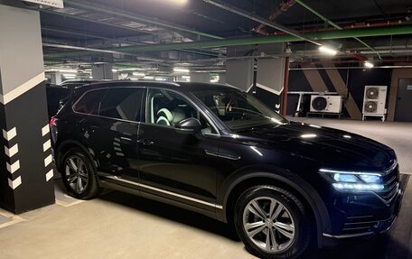 Volkswagen Touareg III, 2018 год, 5 000 000 рублей, 2 фотография