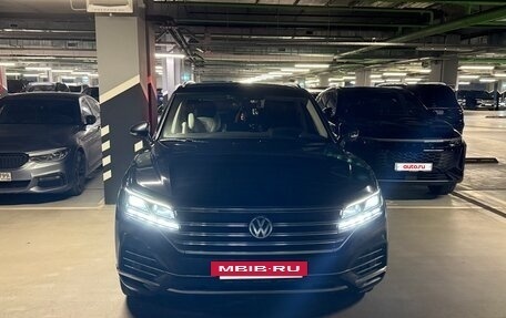 Volkswagen Touareg III, 2018 год, 5 000 000 рублей, 3 фотография