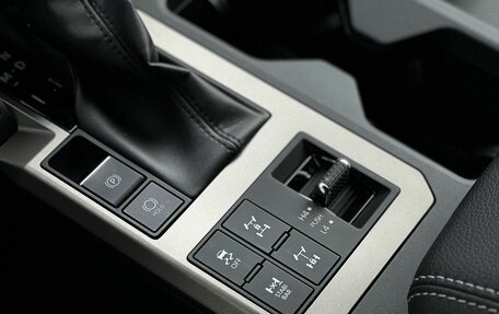 Toyota Land Cruiser Prado, 2024 год, 9 990 000 рублей, 29 фотография