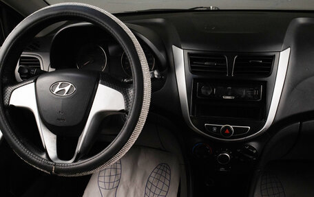 Hyundai Solaris II рестайлинг, 2011 год, 569 000 рублей, 9 фотография
