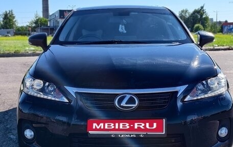 Lexus CT I рестайлинг, 2011 год, 1 350 000 рублей, 1 фотография