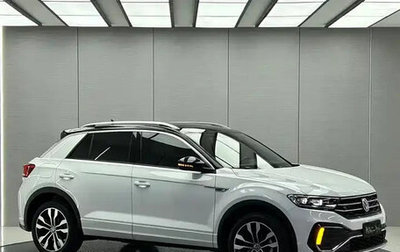 Volkswagen T-Roc I, 2022 год, 1 800 000 рублей, 1 фотография