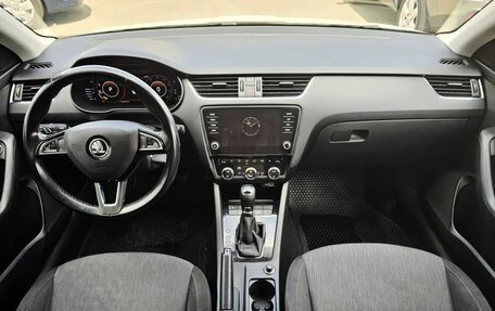Skoda Octavia, 2018 год, 1 689 000 рублей, 12 фотография