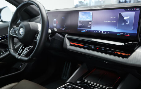 BMW 5 серия, 2023 год, 6 900 000 рублей, 11 фотография