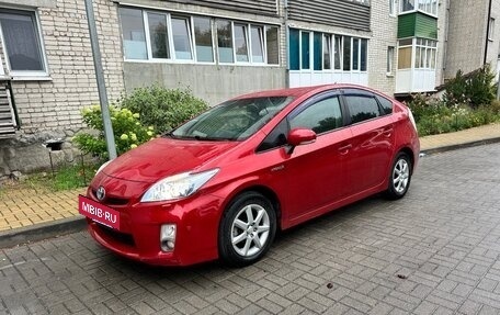 Toyota Prius, 2010 год, 1 220 000 рублей, 2 фотография