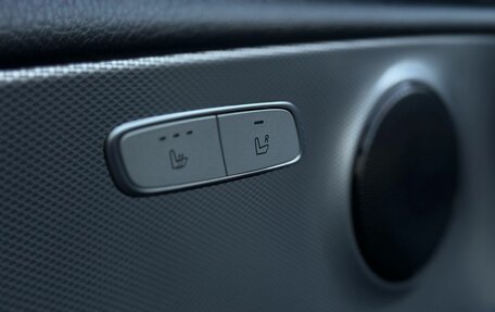 Mercedes-Benz E-Класс, 2016 год, 2 350 000 рублей, 28 фотография