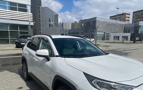Toyota RAV4, 2022 год, 5 100 000 рублей, 3 фотография