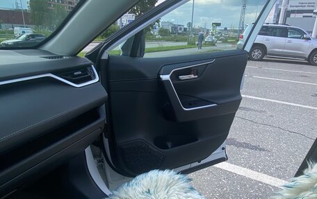 Toyota RAV4, 2022 год, 5 100 000 рублей, 13 фотография