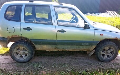 Chevrolet Niva I рестайлинг, 2004 год, 95 000 рублей, 4 фотография