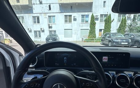 Mercedes-Benz A-Класс, 2019 год, 2 290 000 рублей, 12 фотография