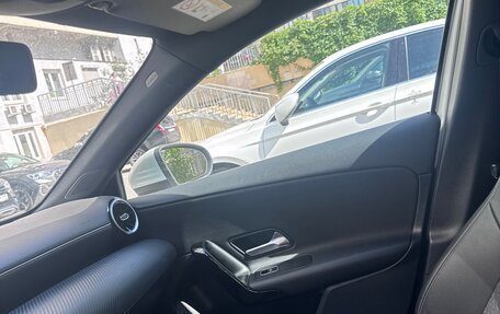 Mercedes-Benz A-Класс, 2019 год, 2 290 000 рублей, 15 фотография