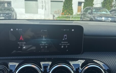 Mercedes-Benz A-Класс, 2019 год, 2 290 000 рублей, 14 фотография