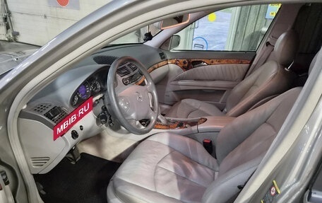 Mercedes-Benz E-Класс, 2004 год, 800 000 рублей, 3 фотография