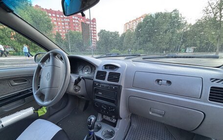 KIA Rio II, 2004 год, 130 000 рублей, 9 фотография