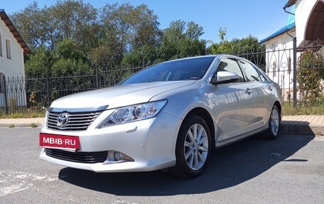 Toyota Camry, 2012 год, 1 890 000 рублей, 4 фотография