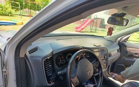 Mitsubishi Outlander III рестайлинг 3, 2016 год, 1 600 000 рублей, 1 фотография