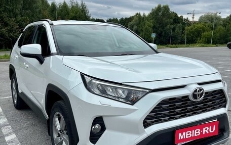 Toyota RAV4, 2021 год, 3 949 000 рублей, 1 фотография