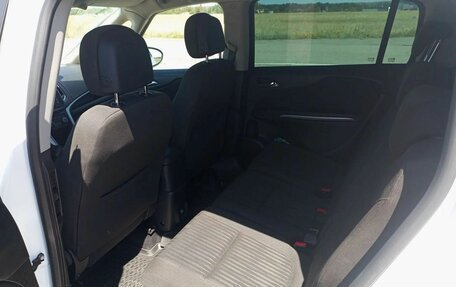 Opel Zafira C рестайлинг, 2013 год, 900 000 рублей, 14 фотография