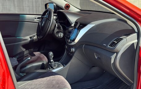 Hyundai Solaris II рестайлинг, 2016 год, 940 000 рублей, 19 фотография