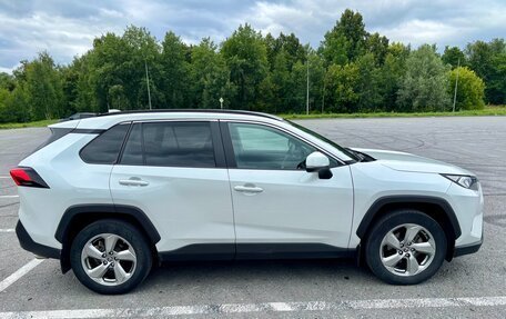 Toyota RAV4, 2021 год, 3 949 000 рублей, 2 фотография