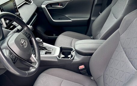 Toyota RAV4, 2021 год, 3 949 000 рублей, 10 фотография