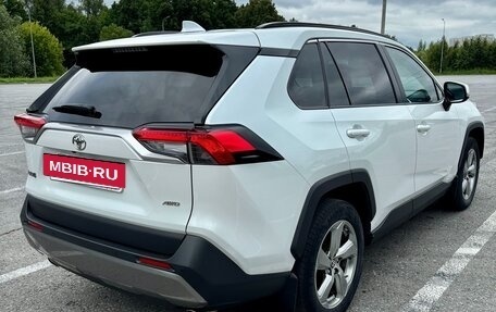 Toyota RAV4, 2021 год, 3 949 000 рублей, 6 фотография