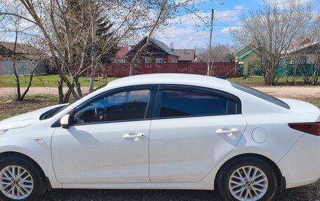 KIA Rio IV, 2018 год, 1 360 000 рублей, 2 фотография