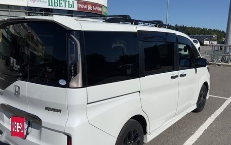 Honda Stepwgn IV, 2021 год, 3 300 000 рублей, 2 фотография
