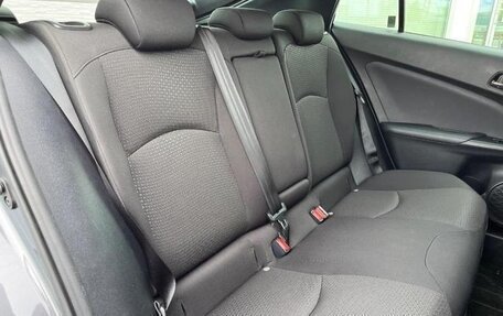 Toyota Prius IV XW50, 2022 год, 1 700 000 рублей, 7 фотография
