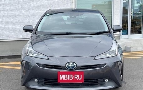 Toyota Prius IV XW50, 2022 год, 1 700 000 рублей, 3 фотография