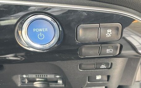 Toyota Prius IV XW50, 2022 год, 1 700 000 рублей, 14 фотография