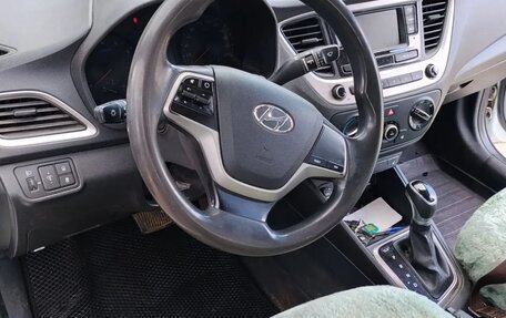 Hyundai Solaris II рестайлинг, 2018 год, 1 200 000 рублей, 3 фотография
