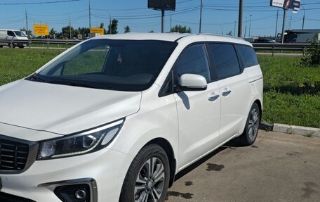 KIA Carnival III, 2020 год, 3 150 000 рублей, 2 фотография
