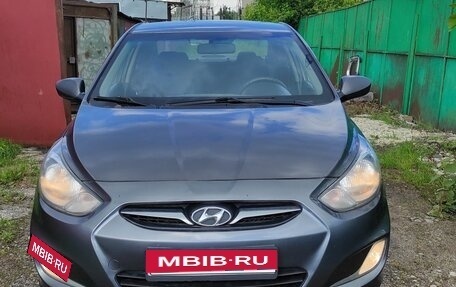 Hyundai Solaris II рестайлинг, 2011 год, 639 000 рублей, 3 фотография