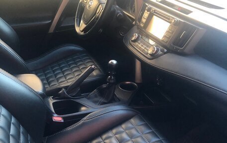 Toyota RAV4, 2013 год, 1 900 000 рублей, 5 фотография