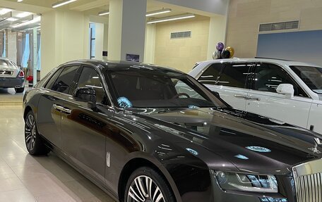 Rolls-Royce Ghost Series II рестайлинг, 2021 год, 31 000 000 рублей, 4 фотография