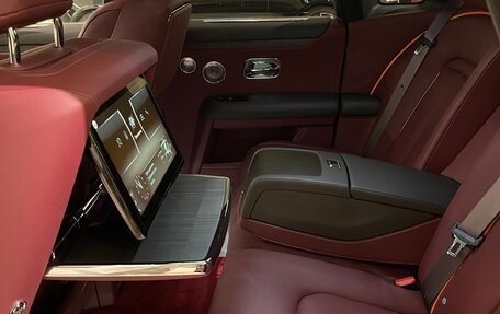 Rolls-Royce Ghost Series II рестайлинг, 2021 год, 31 000 000 рублей, 8 фотография