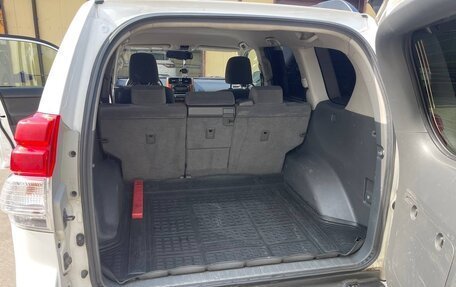 Toyota Land Cruiser Prado 150 рестайлинг 2, 2011 год, 2 300 000 рублей, 7 фотография